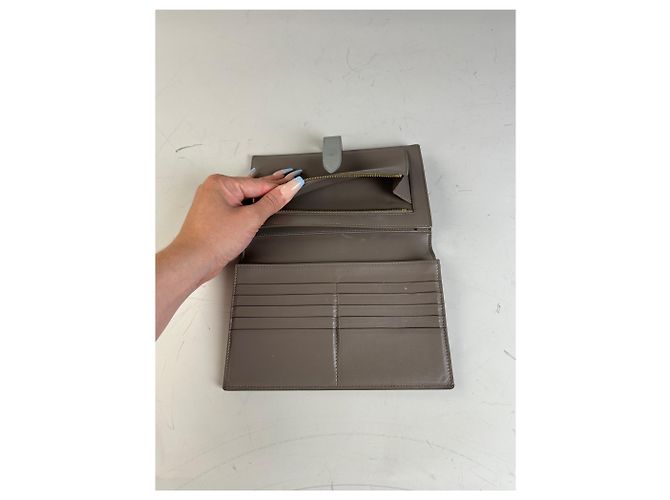 Edge Céline Vintage Celine Textured Leather Wallet Grey Silver - view 6