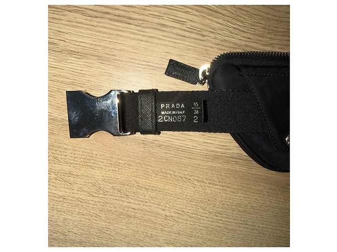 Prada Borsa cintura pouch Triangle in Re-Nylon Nero - vista 10