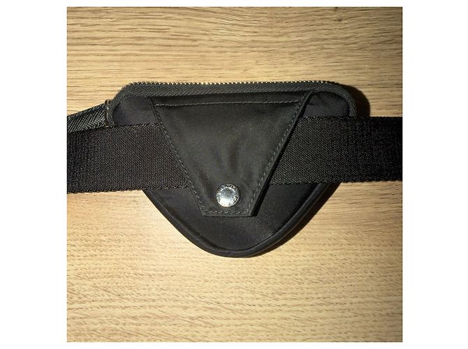 Prada Borsa cintura pouch Triangle in Re-Nylon Nero - vista 9