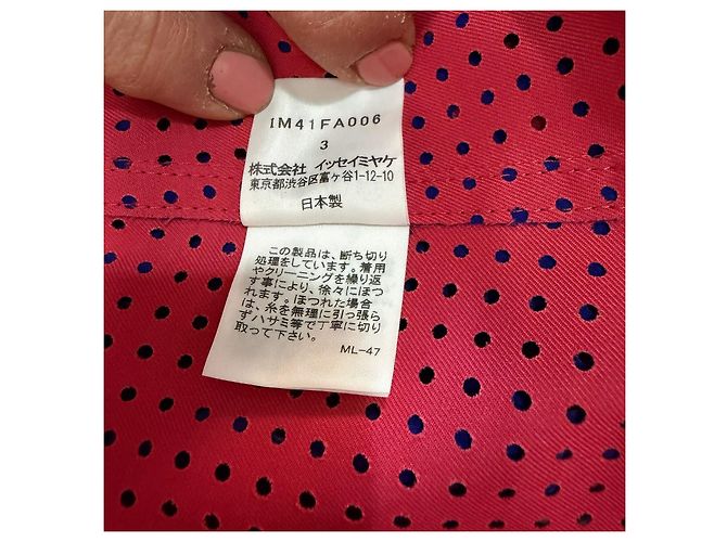 Issey Miyake Gabardina con corte láser Roja Azul - vista 13