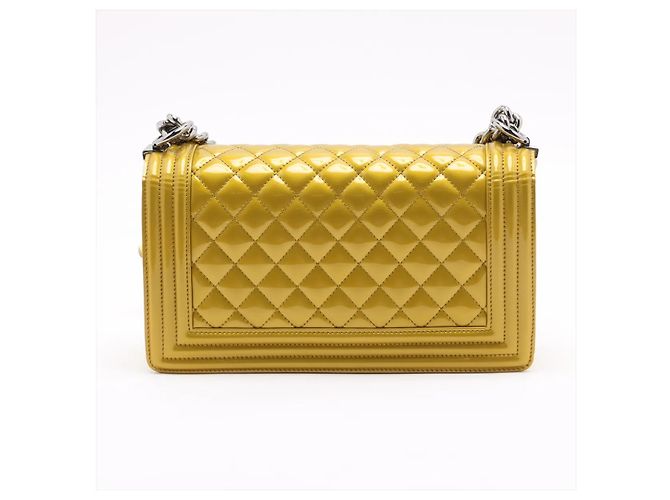 Chanel Boy Flap in pelle vernice Old medium (25) D'oro - vista 2