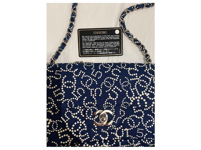 Borsa Chanel Classic Flap blu navy in tessuto Bianco - vista 4