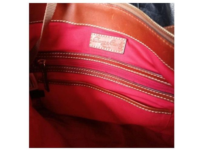 Dooney & Bourke Borsa a tracolla in pelle martellata nera Nero - vista 5