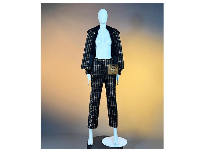 Chanel Completo Giacca Bomber e Pantaloni Tweed Lesage Nero D'oro - vista 3