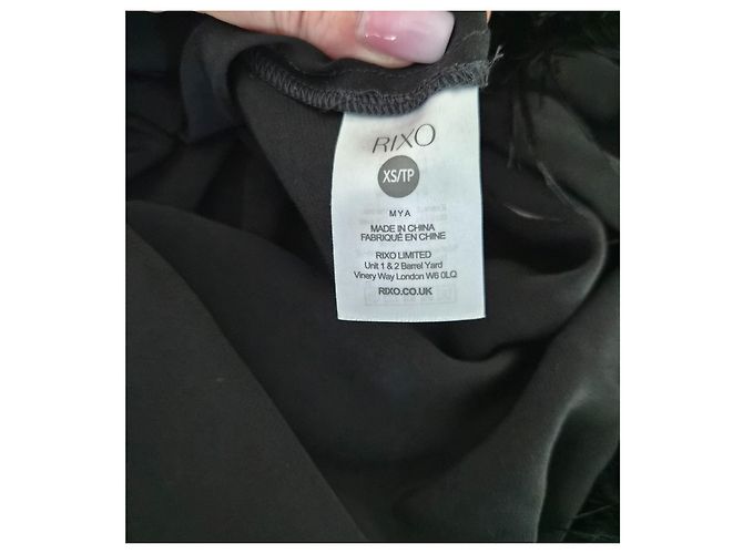Autre Marque Rixo Mya Langes Schwarzes Kleid mit Federn - Ansicht 10