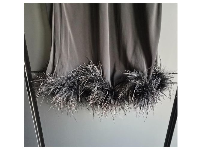 Autre Marque Rixo Mya Langes Schwarzes Kleid mit Federn - Ansicht 4