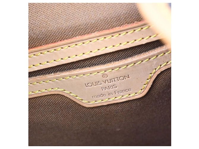 Louis Vuitton Vintage Montsouris Monogram Canvas GM Marron - vue 4