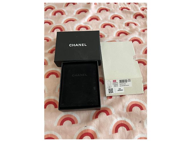 Collar Chanel CC con doble colgante dorado y verde Verde oliva Gold hardware - vista 14