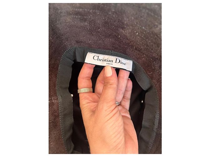 Christian Dior Sombrero Bucket de Ante Negro - vista 3