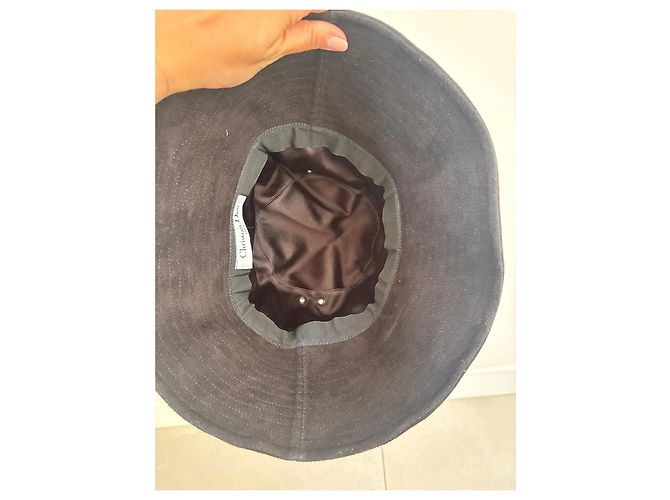 Christian Dior Sombrero Bucket de Ante Negro - vista 5