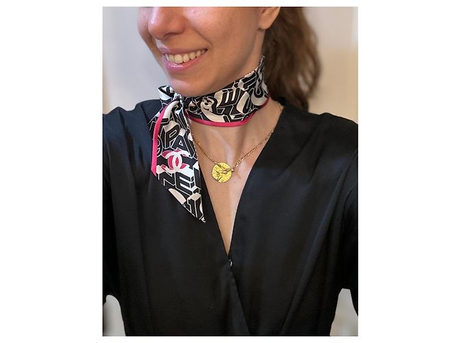 Chanel Slim Bandeau Foulard Monogramma Nero e Bianco Rosa - vista 12