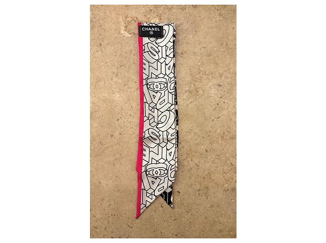 Chanel Slim Bandeau Foulard Monogramma Nero e Bianco Rosa - vista 3
