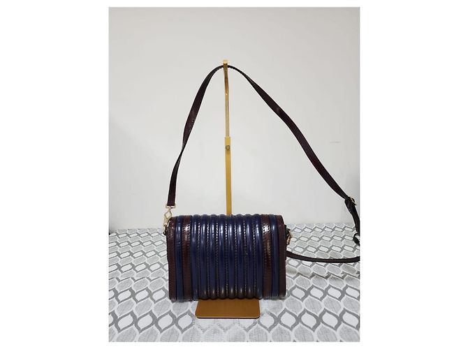 Burberry Prorsum Borsa a Tracolla Barrel Canteen Pelle Vernice - vista 3