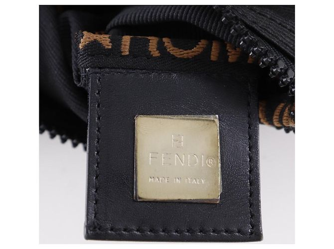 Fendi Logo Nylon Canvas Handtasche Schwarz - Ansicht 17