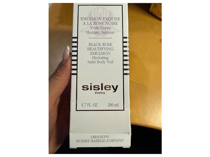 Autre Marque Sisley Black Rose Beautifying Emulsion - Hydrating Satin Body Veil 200ml - view 2