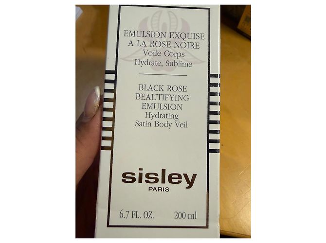 Autre Marque Sisley Black Rose Beautifying Emulsion - Hydrating Satin Body Veil 200ml - view 3