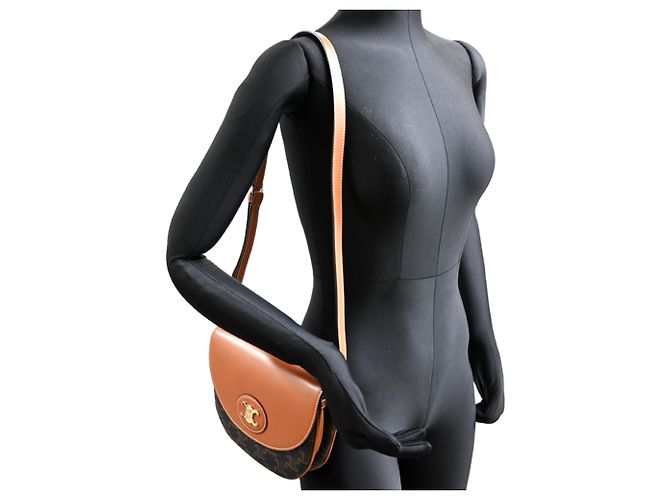 Céline Borsa a tracolla in pelle da donna Celine Bezastrionf Triomphe - vista 9
