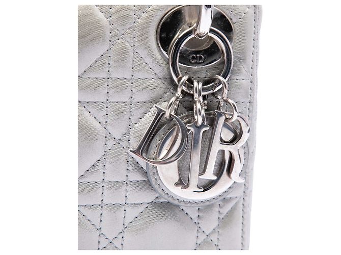 Lady Dior Cannage en piel de cordero iridiscente plateado mini Dior Plata - vista 5