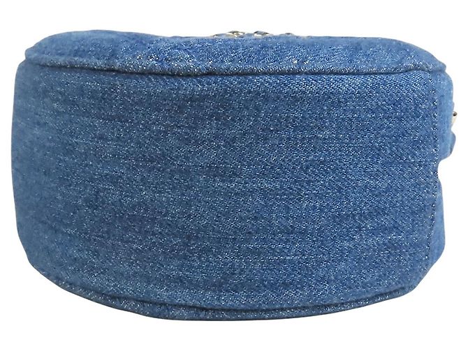 Clutch rotonda 19 in denim blu con catena Chanel - vista 3