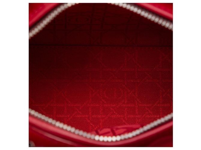 Lady Dior Cannage in vernice rosso, misura Medium Bordò - vista 4