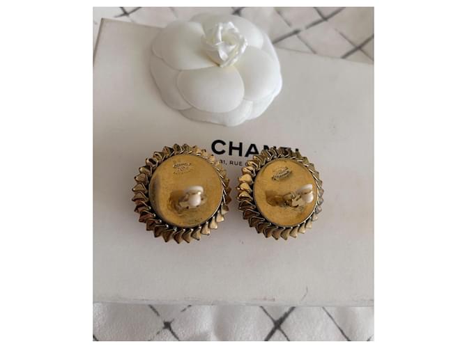 Timeless Orecchini Chanel Sunburst Perle Tono Oro Bianco D'oro - vista 3