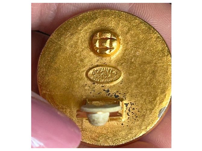 Chanel CC Perlmutt-Ohrringe Weiß Golden - Ansicht 2