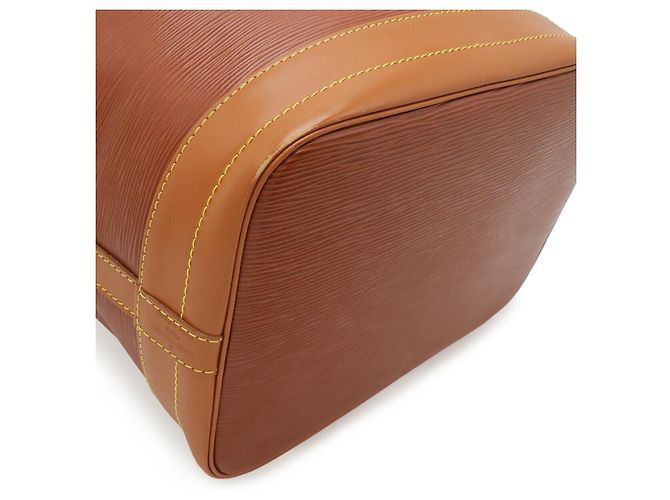 Borsa a tracolla Louis Vuitton Epi Noe in pelle Marrone - vista 3