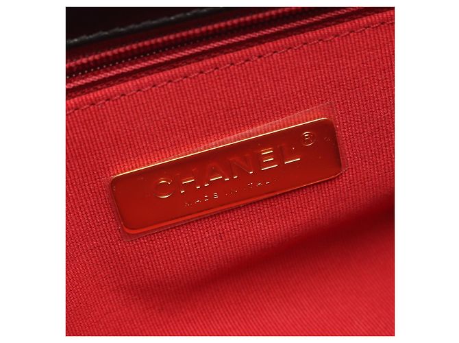 Chanel 19 Matelasse Lambskin 2WAY Shoulder Bag Black - view 6