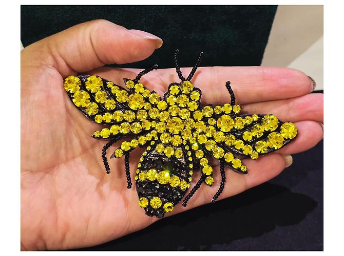 Gucci Spilla Ape Cristalli Giallo e Nero - vista 2
