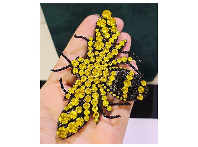 Gucci Spilla Ape Cristalli Giallo e Nero - vista 4