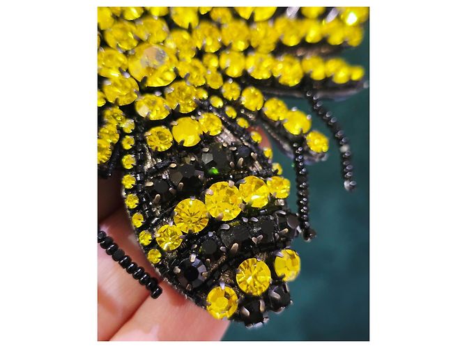 Gucci Spilla Ape Cristalli Giallo e Nero - vista 5