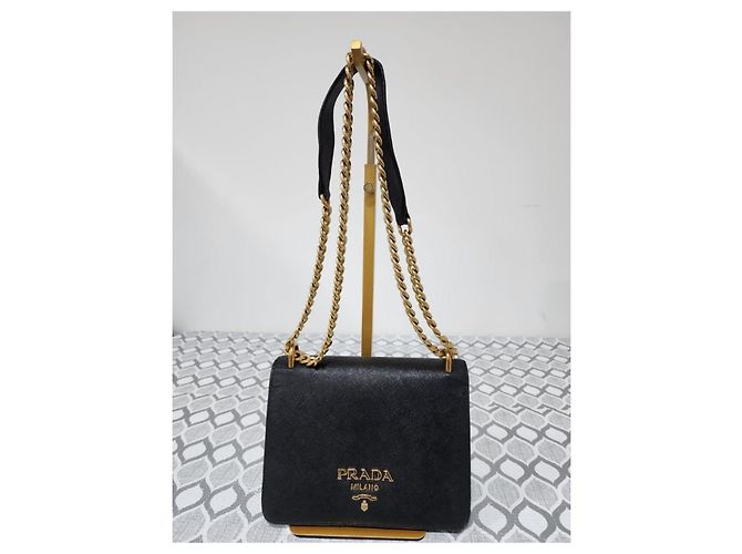Prada Borsa a spalla Saffiano in pelle nera Nero - vista 8