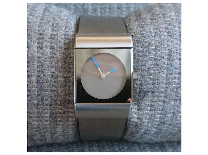 Autre Marque Jacob Jensen by Max René Titan Quarzarmbanduhr Grau Silber Hardware - Ansicht 2
