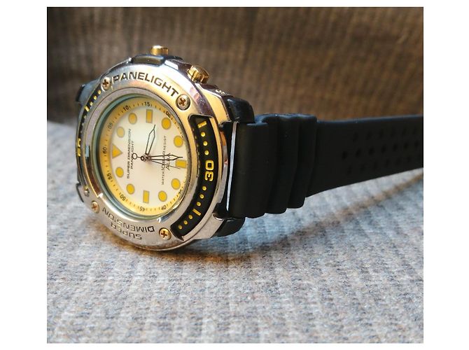 Relógio Seiko Alba Super Dimension Panelight Quartz V671-6A20 Preto Branco Amarelo Gold hardware - vista 11