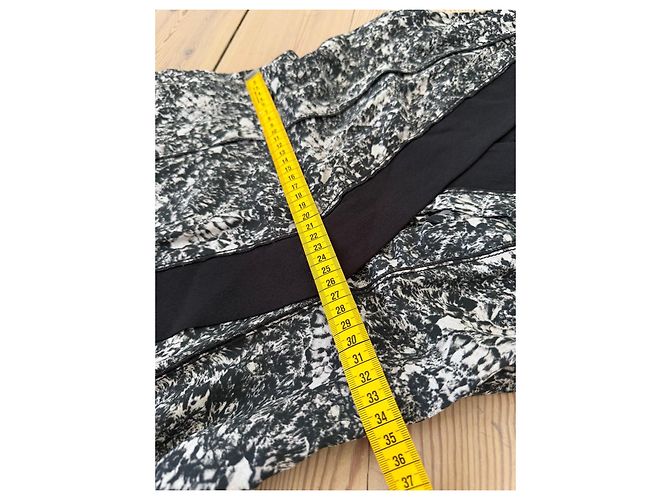 Proenza Schouler Vestido de seda estampado abstrato preto e branco - vista 10