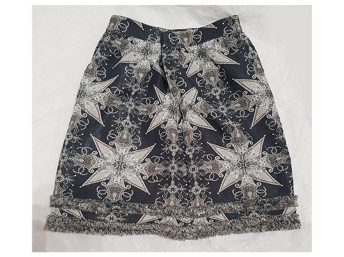 Falda Mini Chanel Patrón de Estrellas y Logo CC Negro Blanco Gris - vista 2