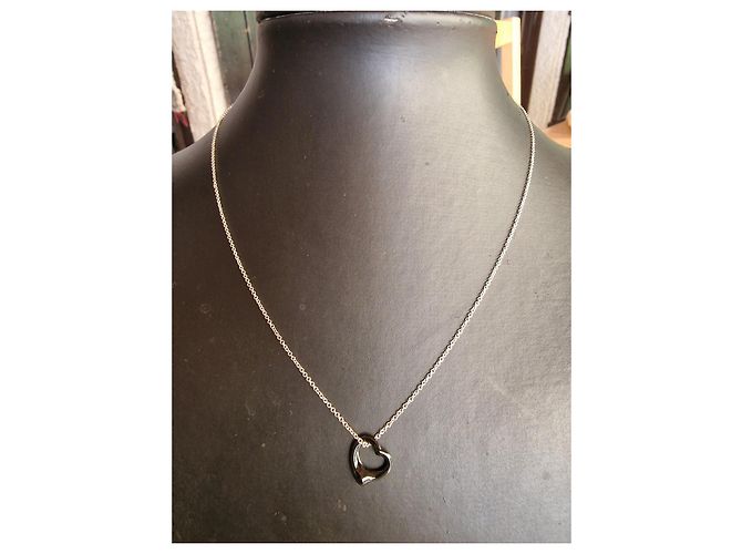 Tiffany & Co. Elsa Peretti Open Heart Halskette aus Jade und Silber Schwarz - Ansicht 2