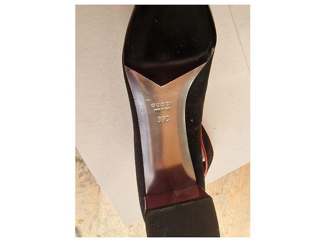 Décolleté Gucci in camoscio nero con tacco a contrasto - vista 3