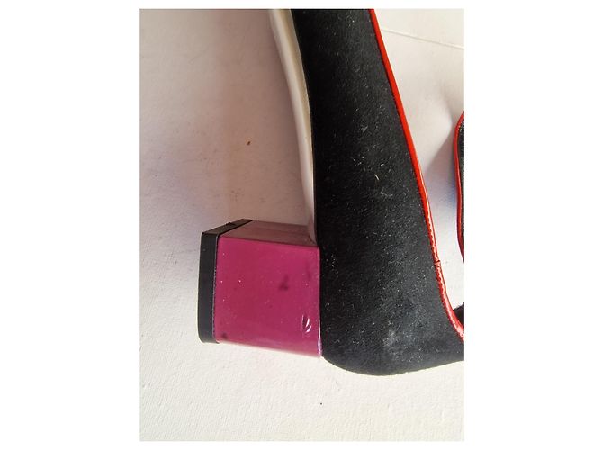 Décolleté Gucci in camoscio nero con tacco a contrasto - vista 8