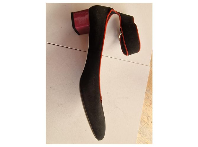 Décolleté Gucci in camoscio nero con tacco a contrasto - vista 9