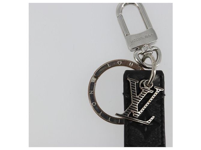 LOUIS VUITTON Porte-clés Dragonne Monogram Shadow Noir M01298 LV Auth 185547 - vue 3