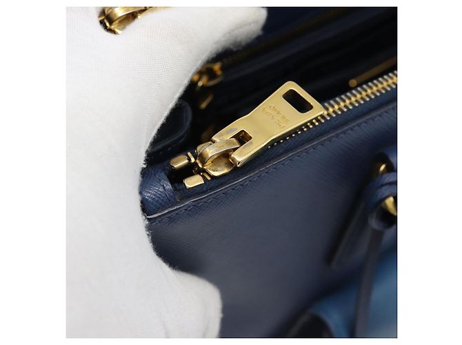 Borsa PRADA in pelle Saffiano 2way Blu Oro Auth 186202M D'oro - vista 24