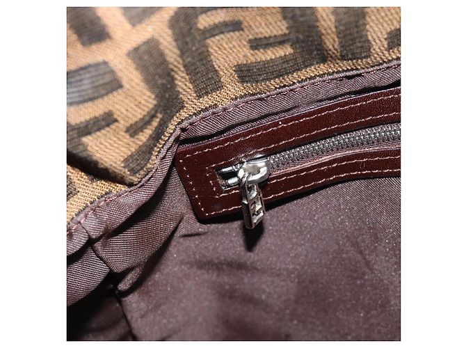 FENDI Borsa a Spalla Mamma Baguette in Tela Zucca Nero Marrone Autentica 187565SAV - vista 21