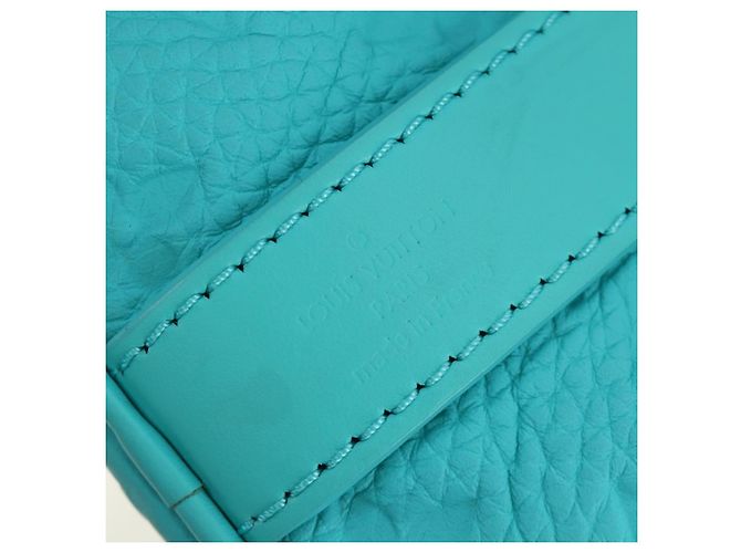 LOUIS VUITTON Taurillon Clemence Keepall Bandouliere 25 Bag M11996 Auth 185940SM Turquoise - view 10