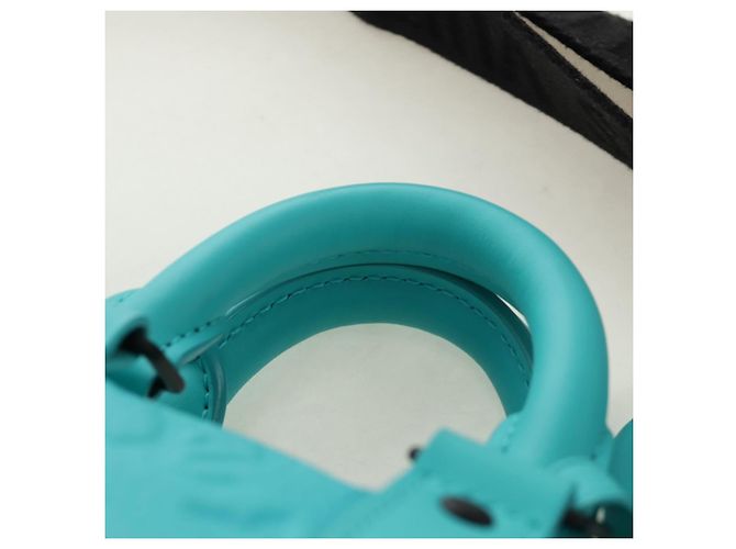LOUIS VUITTON Taurillon Clemence Keepall Bandouliere 25 Bag M11996 Auth 185940SM Turquoise - view 14