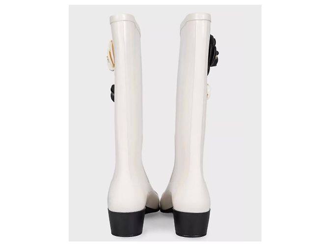Chic Chanel White Rubber Boots Size 36 Pre-owned - view 4