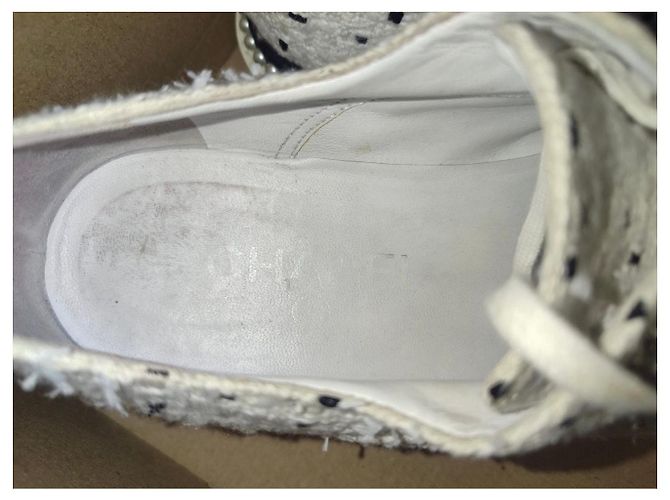 Baskets en textile blanc Chanel avec bout contrasté Taille 36 Occasion - vue 8
