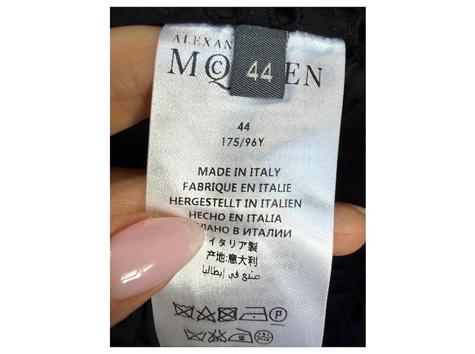 Alexander McQueen Militärjacke aus schwarzer Wolle mit Spitzenbesatz - Ansicht 5