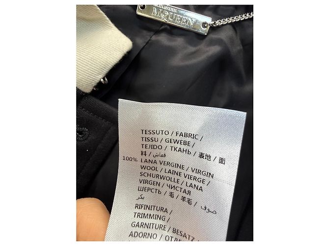 Alexander McQueen Militärjacke aus schwarzer Wolle mit Spitzenbesatz - Ansicht 6