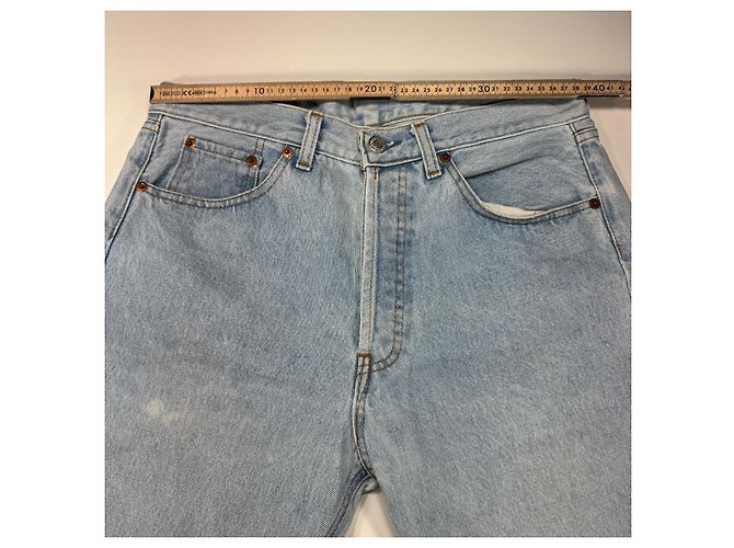 Levi's 501 Jeans in Denim Light Wash Blu - vista 3